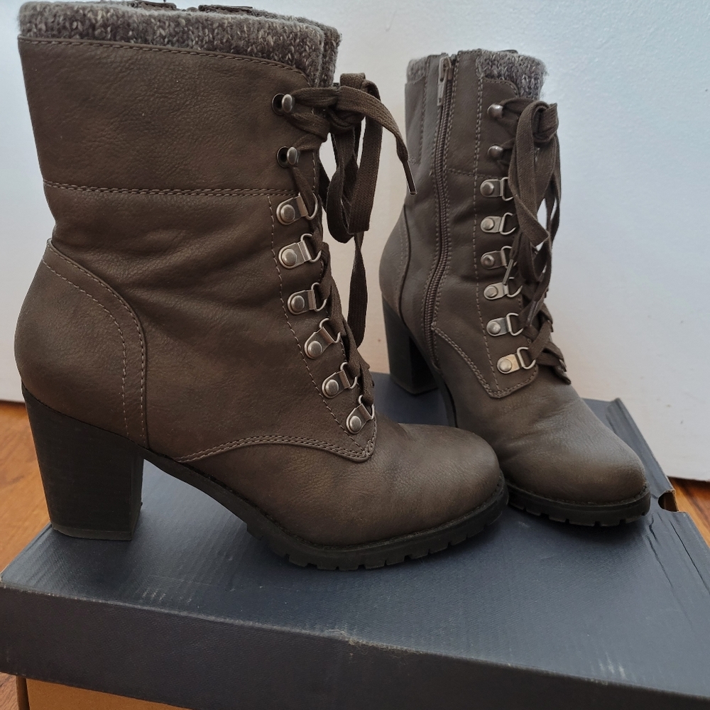 Heeled boots with fabric top